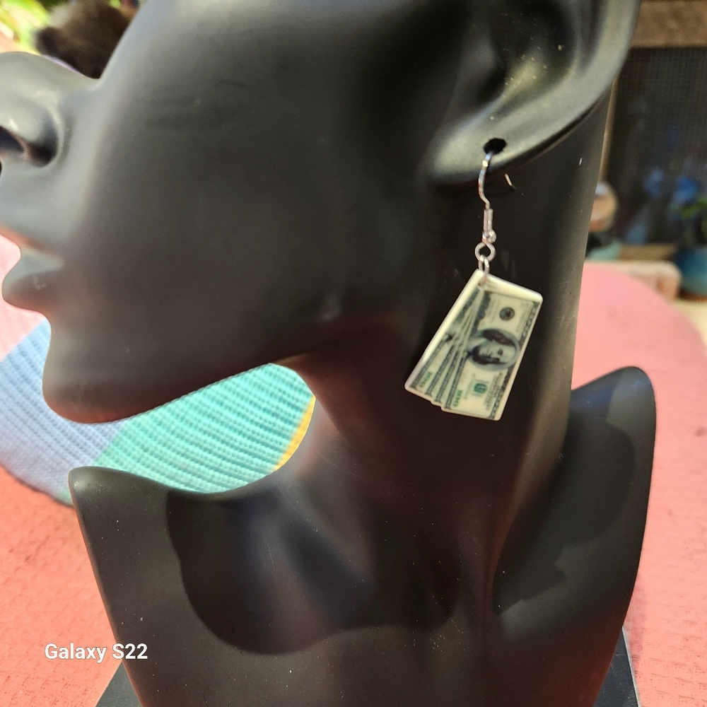 Fun Cash Money Earrings: Hundred Dollar Bill Earrings